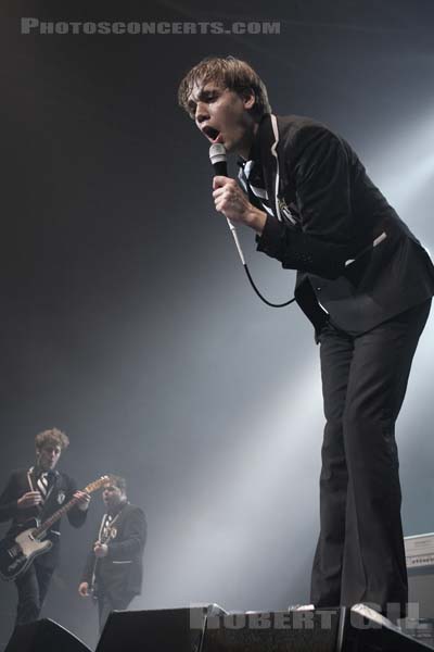 THE HIVES - 2008-04-20 - PARIS - Zenith - Per Almqvist - Niklas Almqvist - Mikael Karlsson Åström